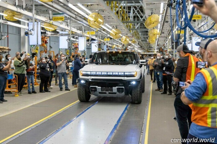 IRS Permite a Compradores de Vehículos Eléctricos Reclamar Créditos Fiscales Perdidos Retroactivamente | Carscoops